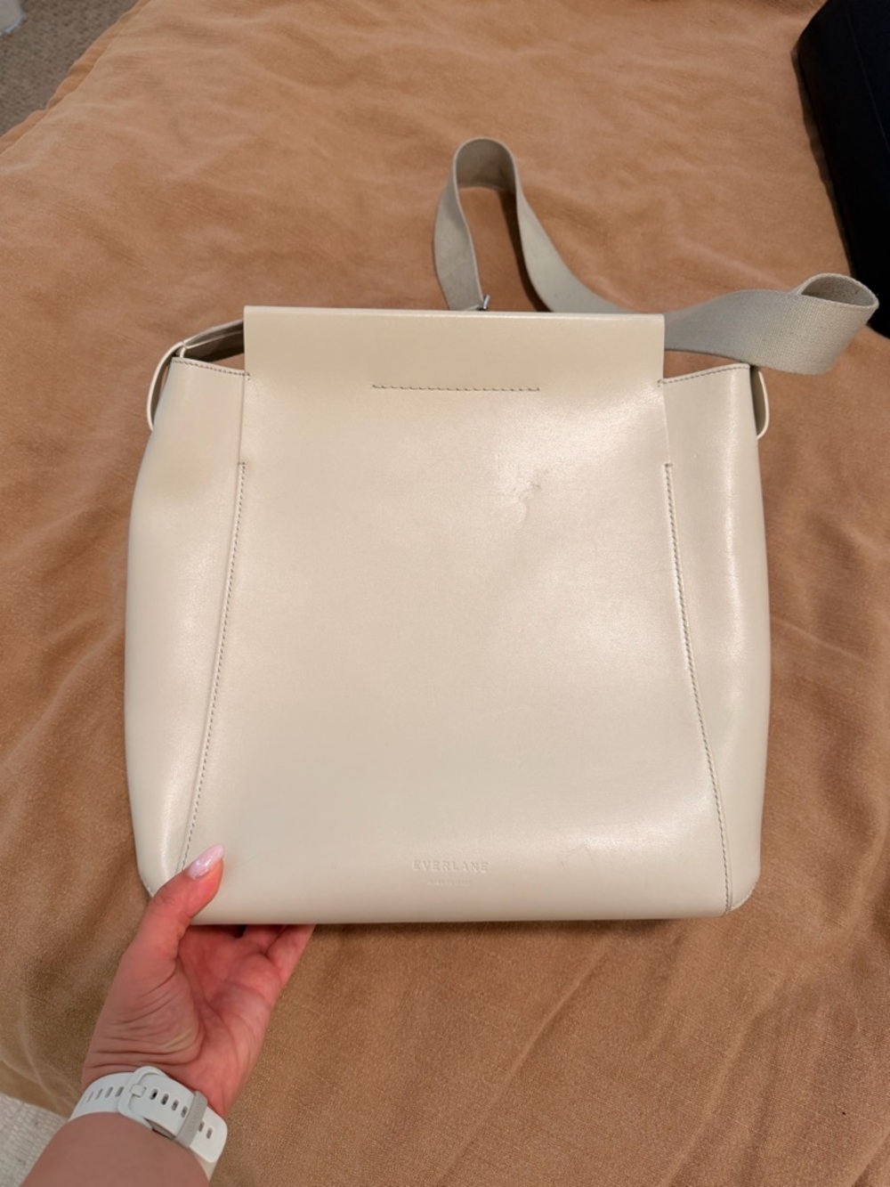Everlane Cream Leather Shoulder Bag with Wide Strap
